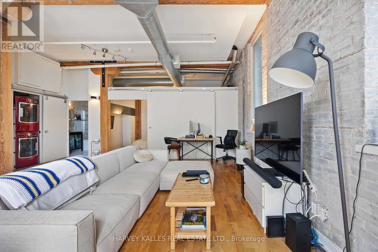 102 - 27 Brock Avenue, Toronto, Ontario  M6K 2K9 - Photo 2 - W12596960