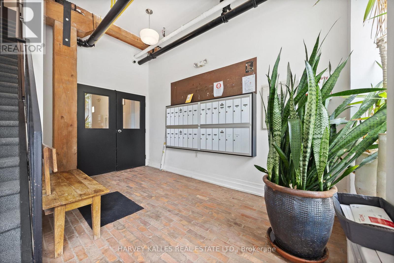 102 - 27 Brock Avenue, Toronto, Ontario  M6K 2K9 - Photo 22 - W12596960