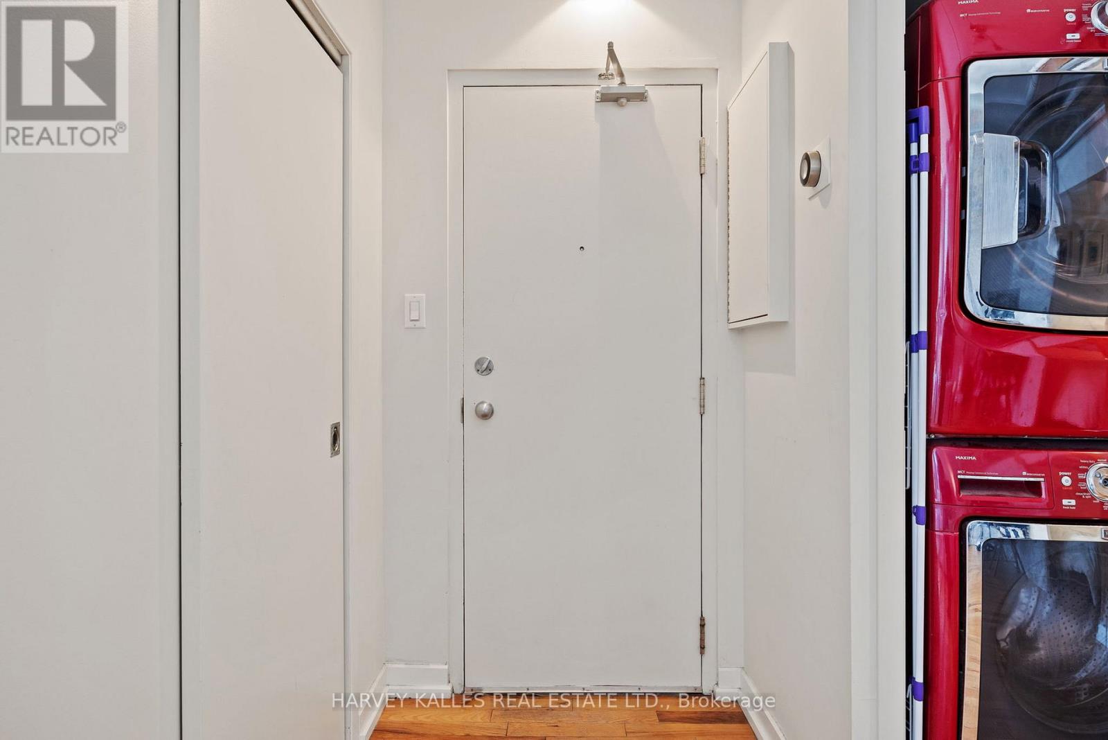 102 - 27 Brock Avenue, Toronto, Ontario  M6K 2K9 - Photo 9 - W12596960