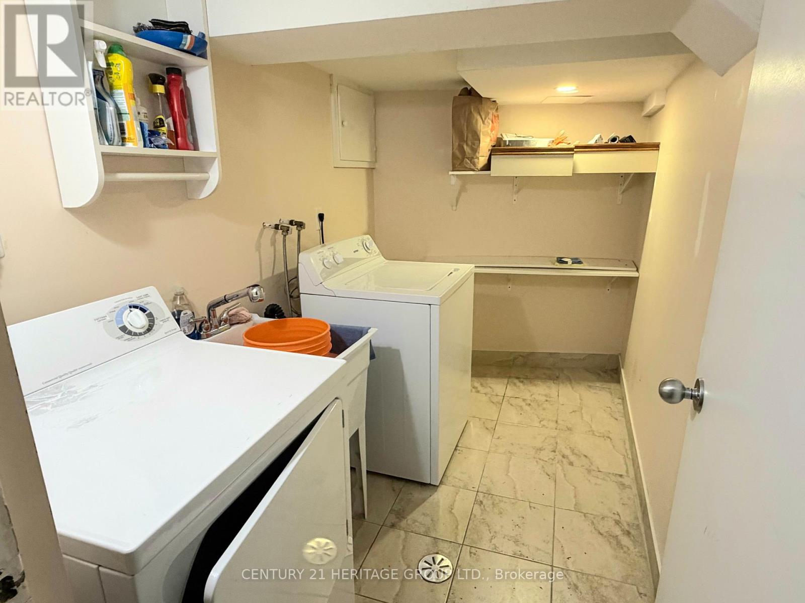 46 Mahoney Avenue, Toronto, Ontario  M6M 2H4 - Photo 9 - W12596964