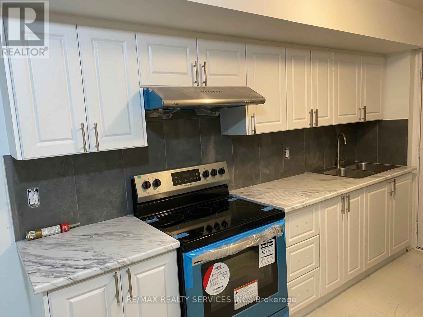 76 Boathouse Road W, Brampton, Ontario  L7A 0C3 - Photo 12 - W12596974