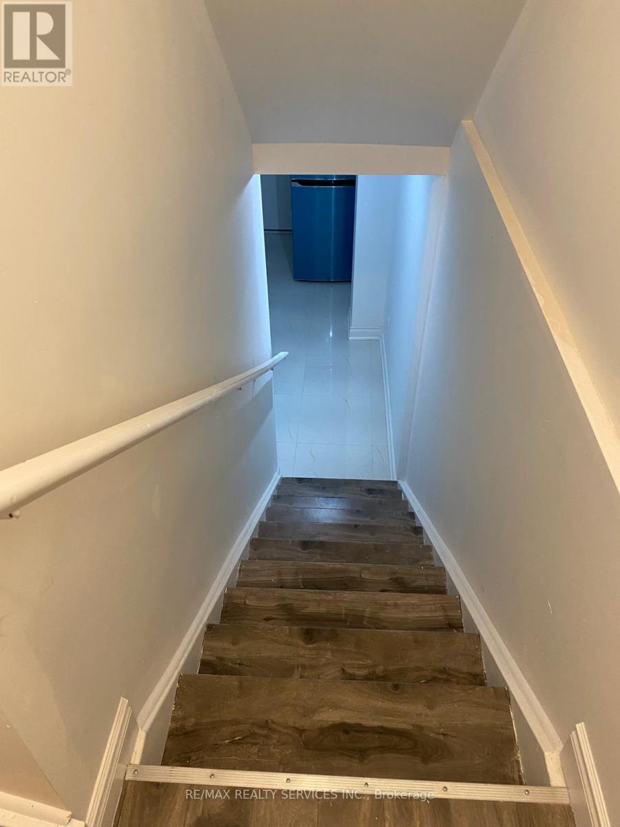 76 Boathouse Road W, Brampton, Ontario  L7A 0C3 - Photo 4 - W12596974