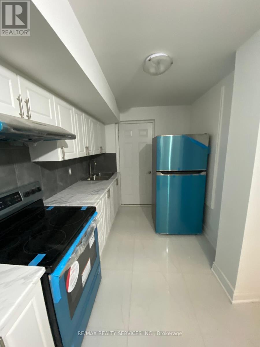 76 Boathouse Road W, Brampton, Ontario  L7A 0C3 - Photo 8 - W12596974