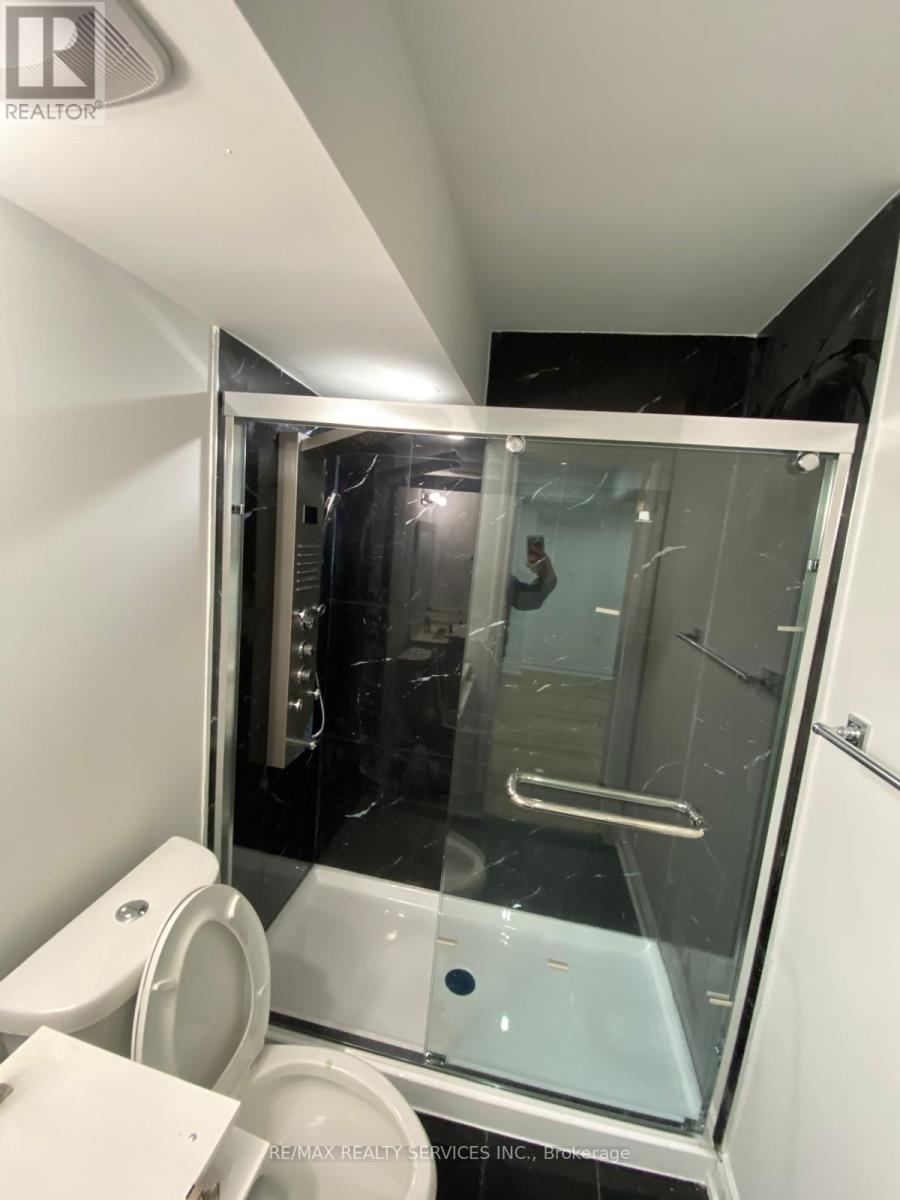 76 Boathouse Road W, Brampton, Ontario  L7A 0C3 - Photo 9 - W12596974