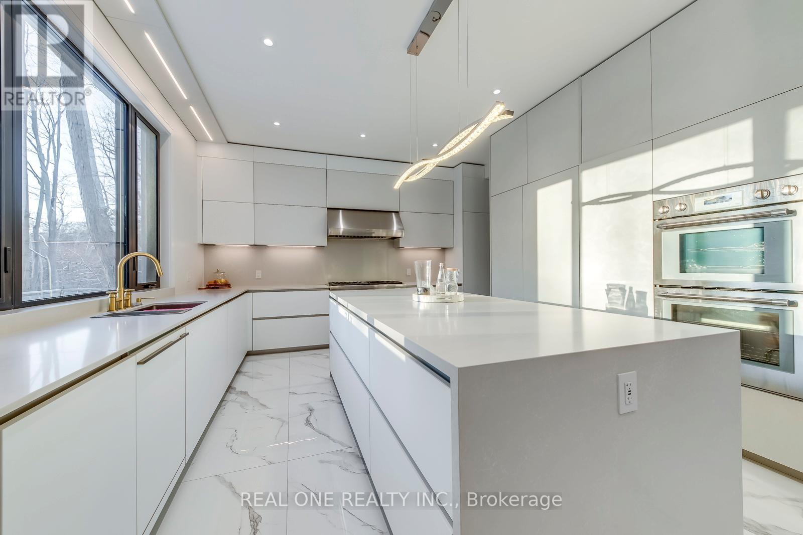 2620 Mississauga Road, Mississauga (Sheridan), Ontario  L5H 2L5 - Photo 14 - W12596978