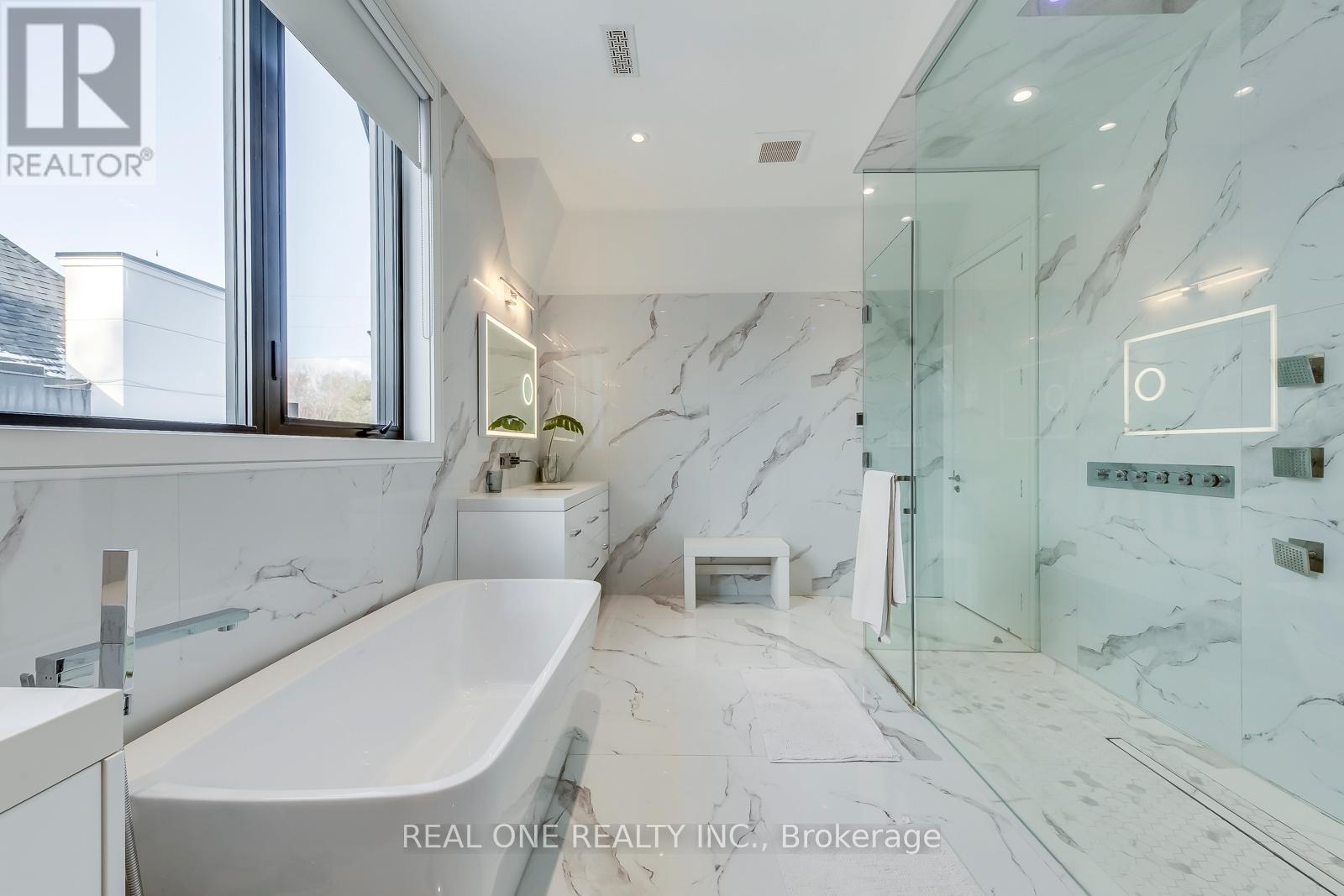 2620 Mississauga Road, Mississauga (Sheridan), Ontario  L5H 2L5 - Photo 23 - W12596978