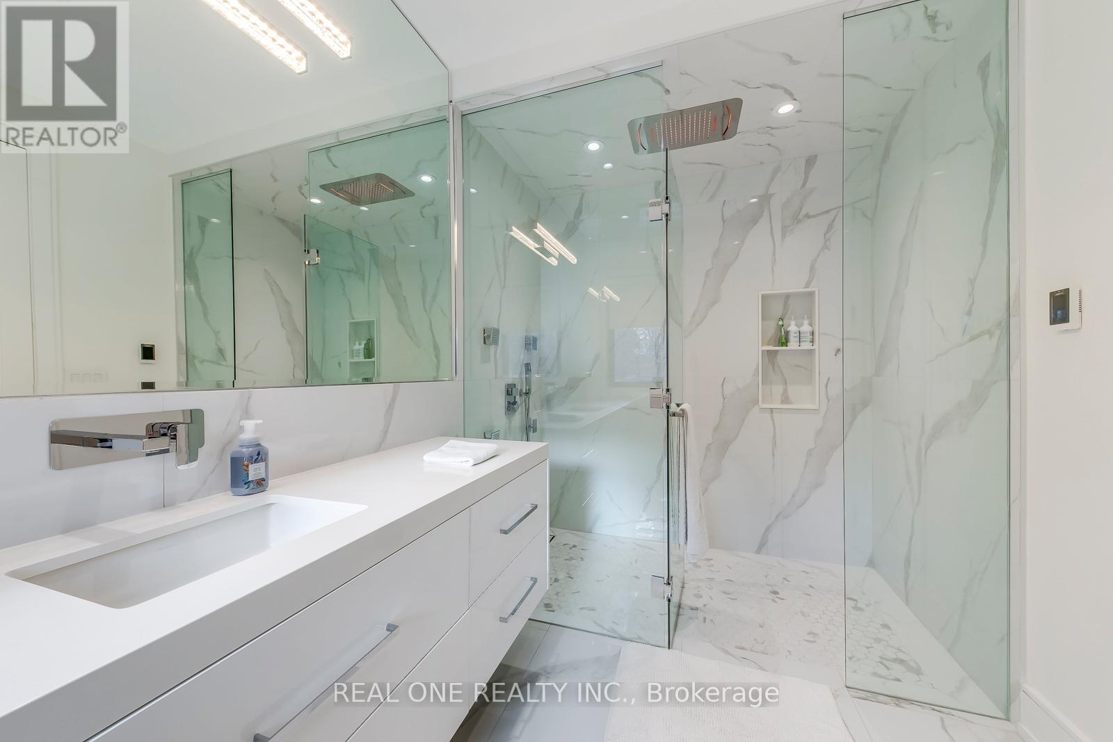 2620 Mississauga Road, Mississauga (Sheridan), Ontario  L5H 2L5 - Photo 25 - W12596978