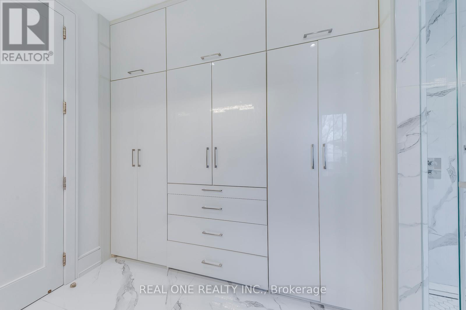 2620 Mississauga Road, Mississauga (Sheridan), Ontario  L5H 2L5 - Photo 28 - W12596978