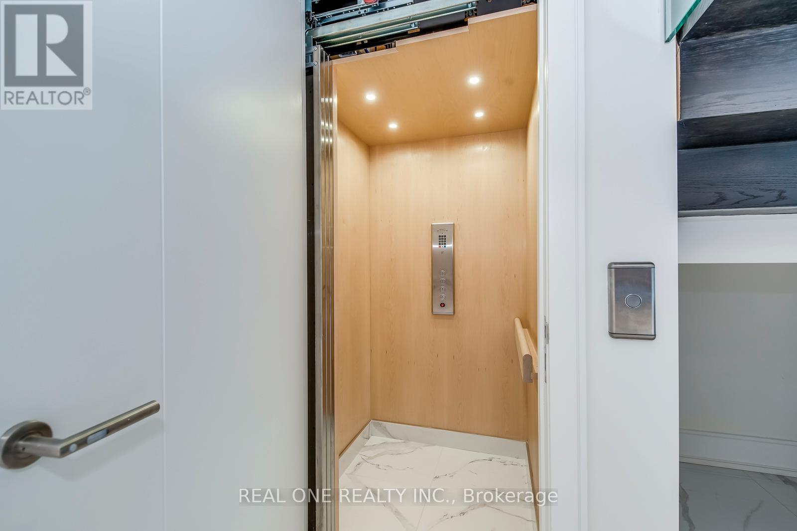 2620 Mississauga Road, Mississauga (Sheridan), Ontario  L5H 2L5 - Photo 33 - W12596978