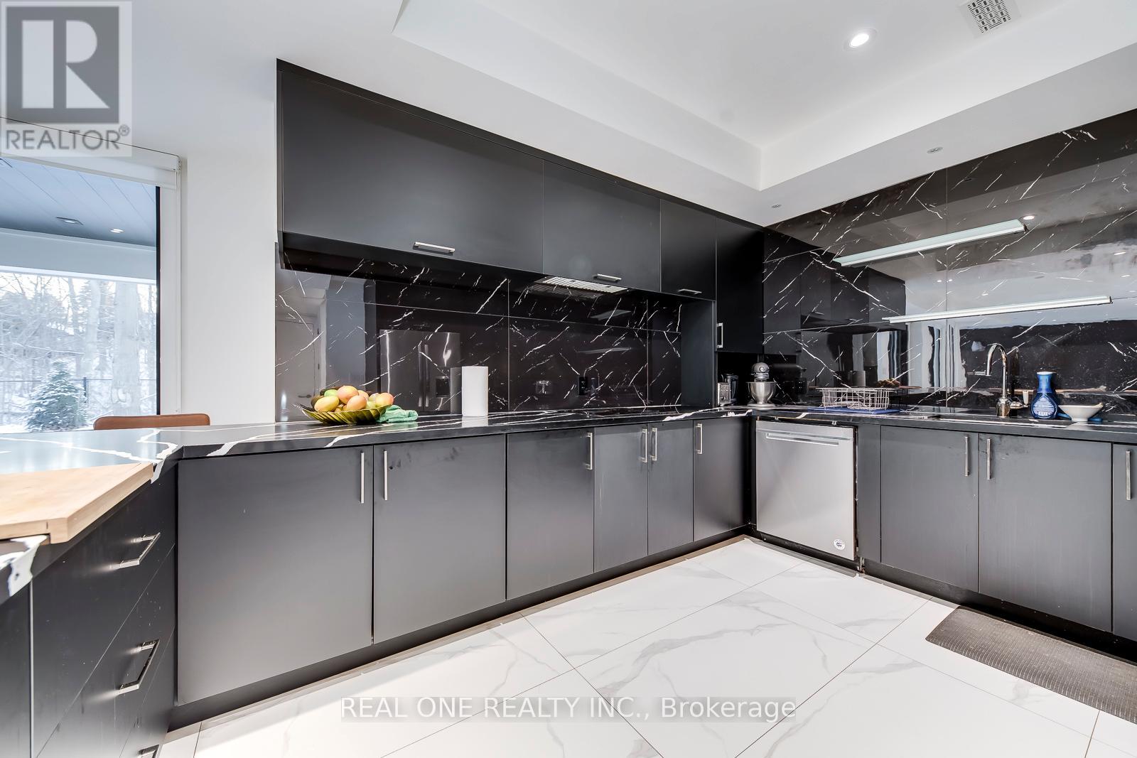 2620 Mississauga Road, Mississauga (Sheridan), Ontario  L5H 2L5 - Photo 37 - W12596978