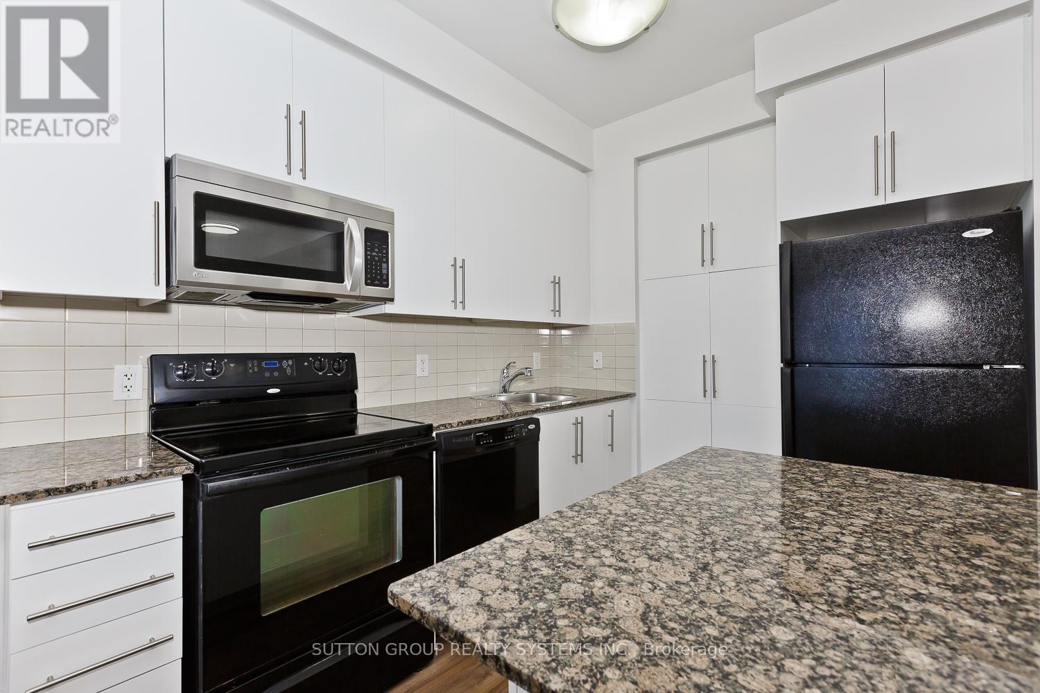 1605 - 330 Burnhamthorpe Road W, Mississauga, Ontario  L5B 3Y5 - Photo 14 - W12597054