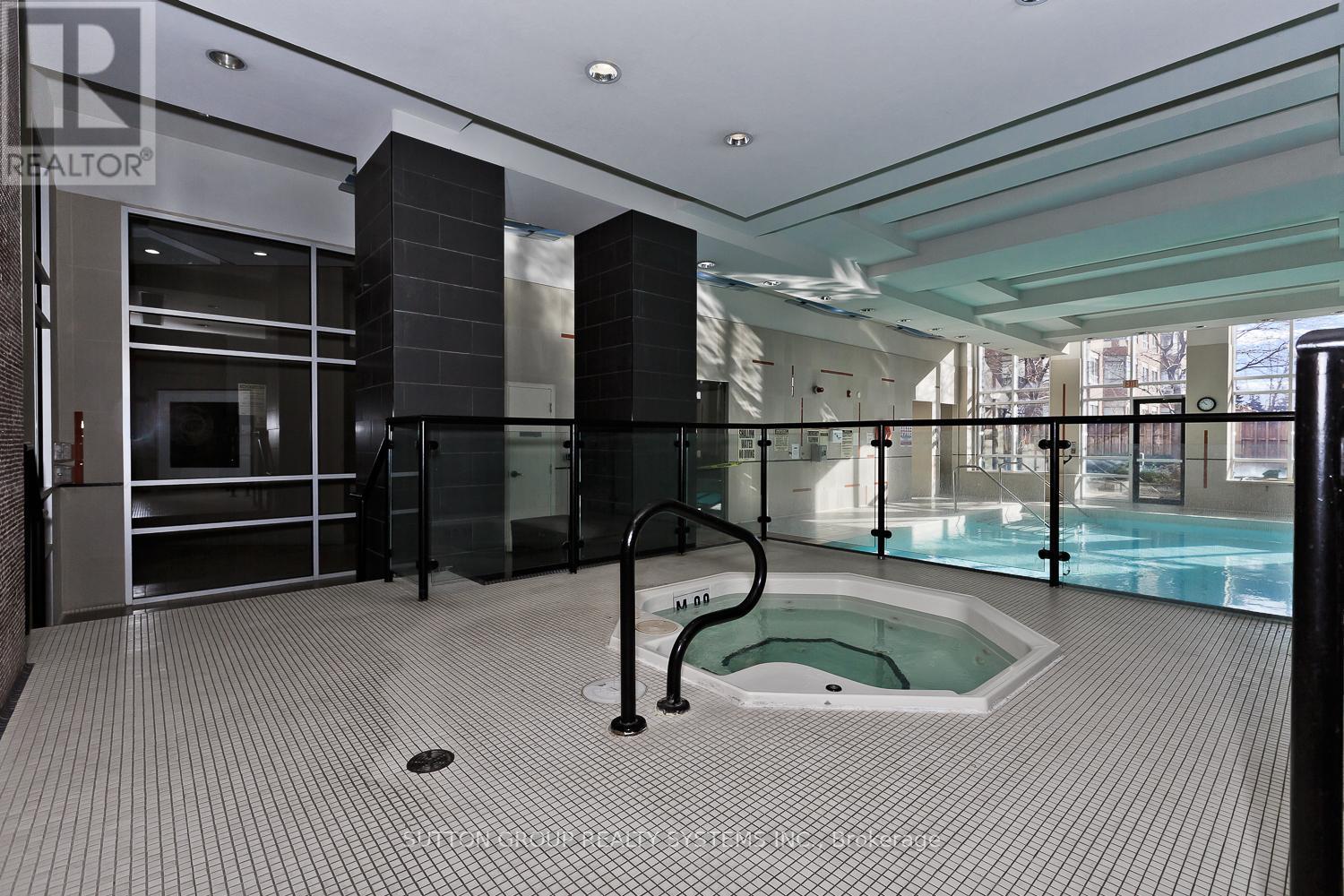 1605 - 330 Burnhamthorpe Road W, Mississauga, Ontario  L5B 3Y5 - Photo 22 - W12597054