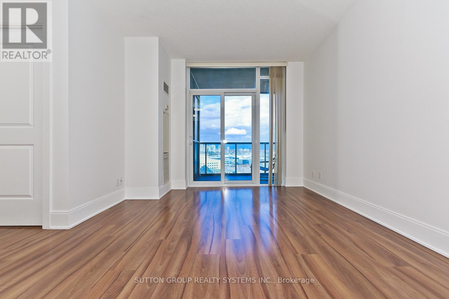 1605 - 330 Burnhamthorpe Road W, Mississauga, Ontario  L5B 3Y5 - Photo 5 - W12597054