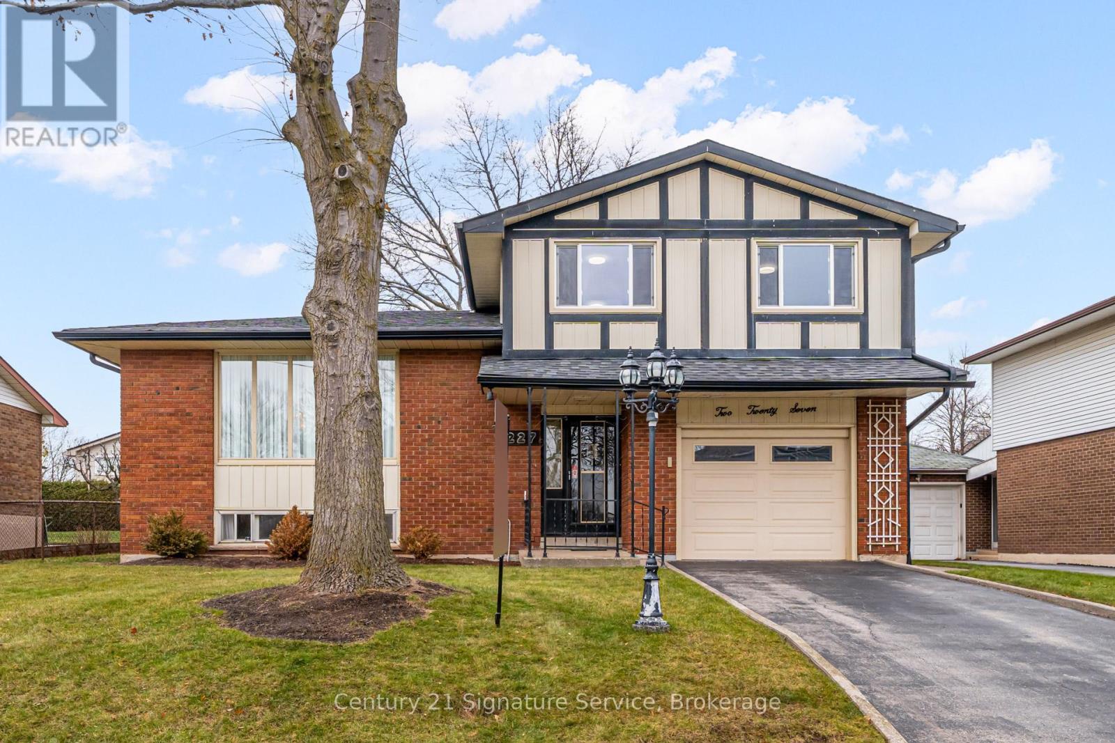 227 ELMWOOD ROAD, Oakville, Ontario