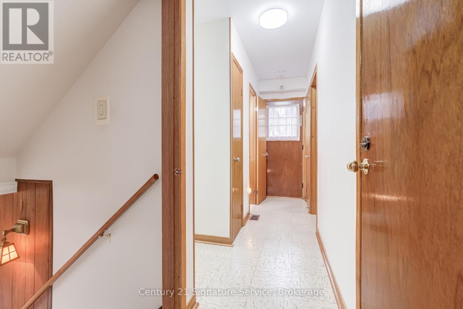 227 Elmwood Road, Oakville, Ontario  L6K 2A9 - Photo 16 - W12597056