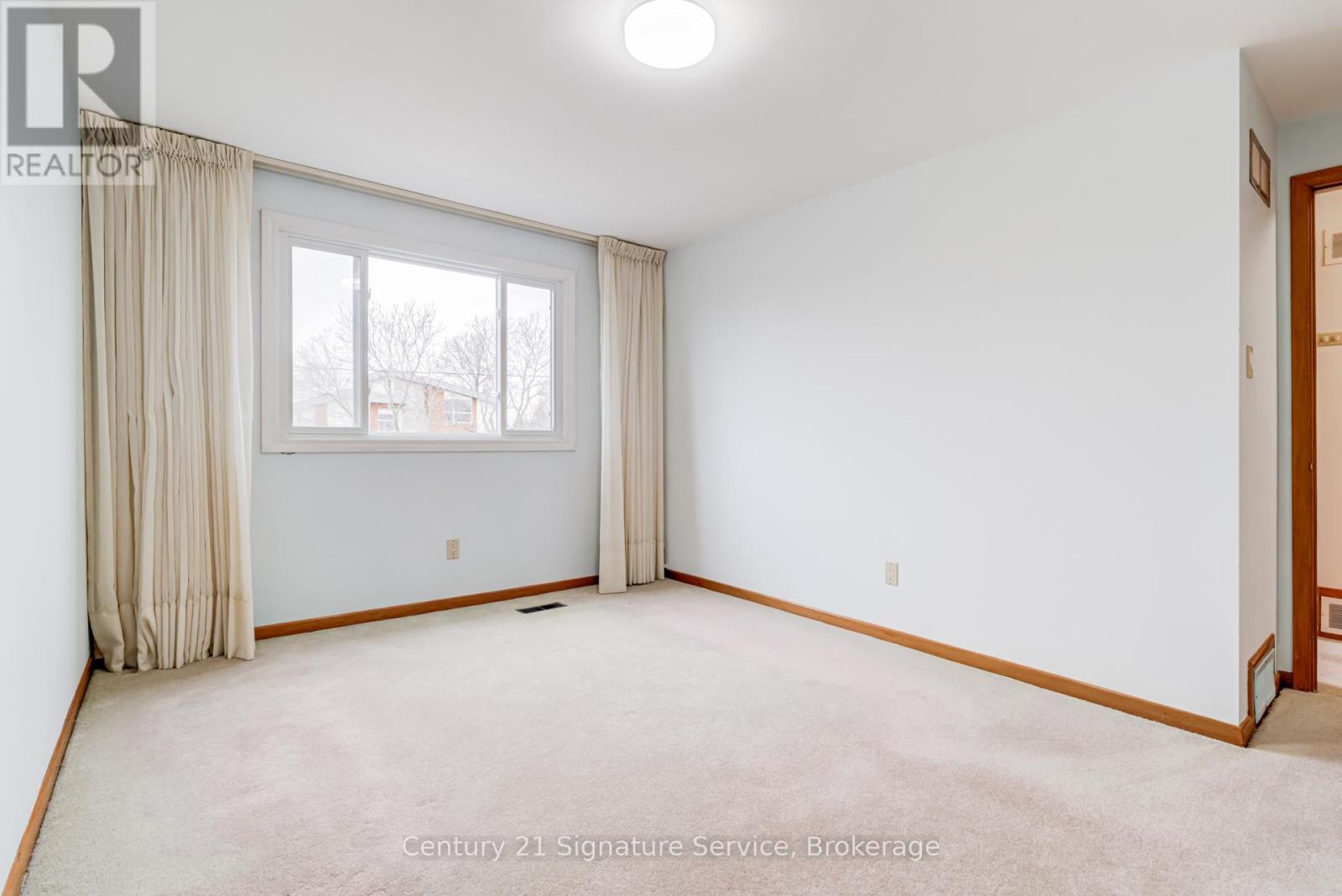 227 Elmwood Road, Oakville, Ontario  L6K 2A9 - Photo 25 - W12597056