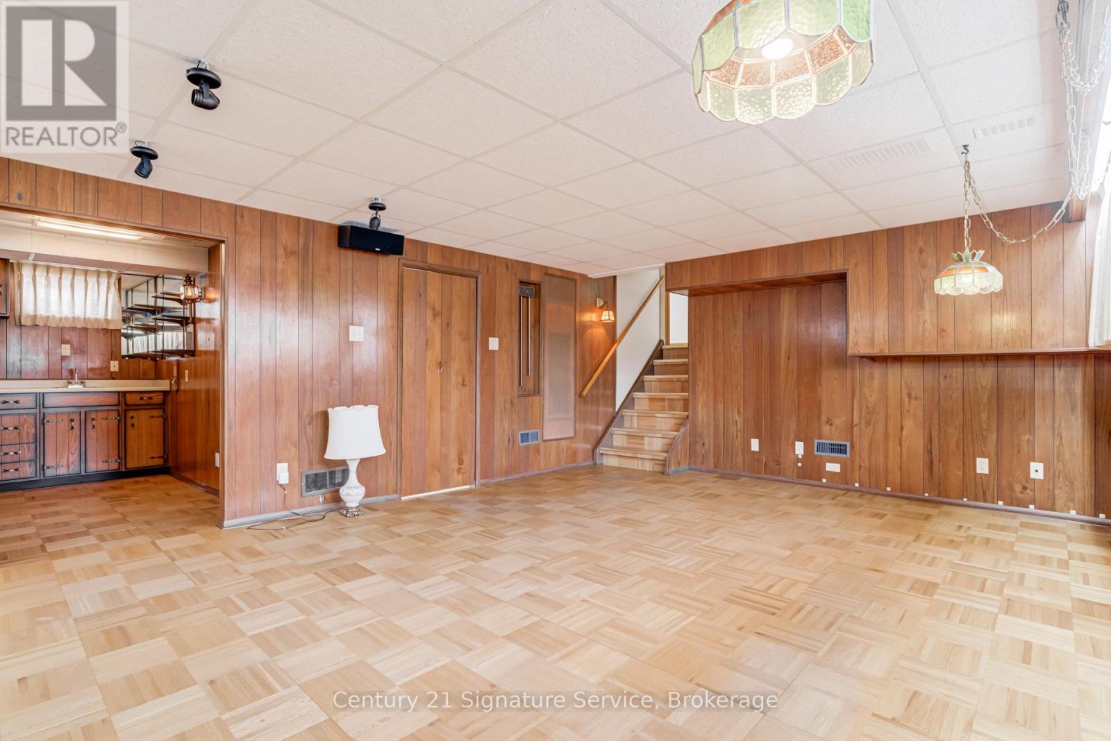 227 Elmwood Road, Oakville, Ontario  L6K 2A9 - Photo 36 - W12597056