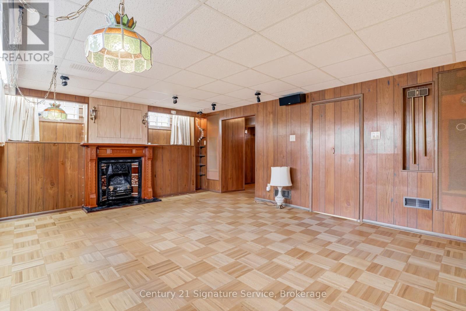 227 Elmwood Road, Oakville, Ontario  L6K 2A9 - Photo 37 - W12597056