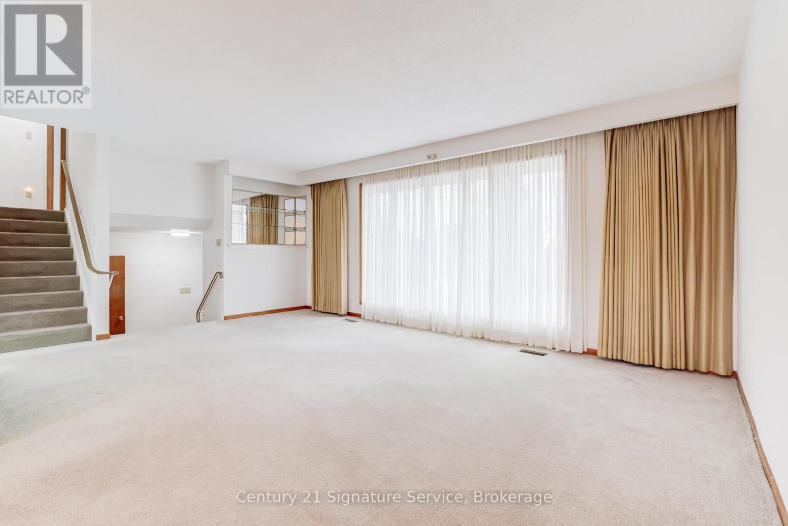 227 Elmwood Road, Oakville, Ontario  L6K 2A9 - Photo 8 - W12597056