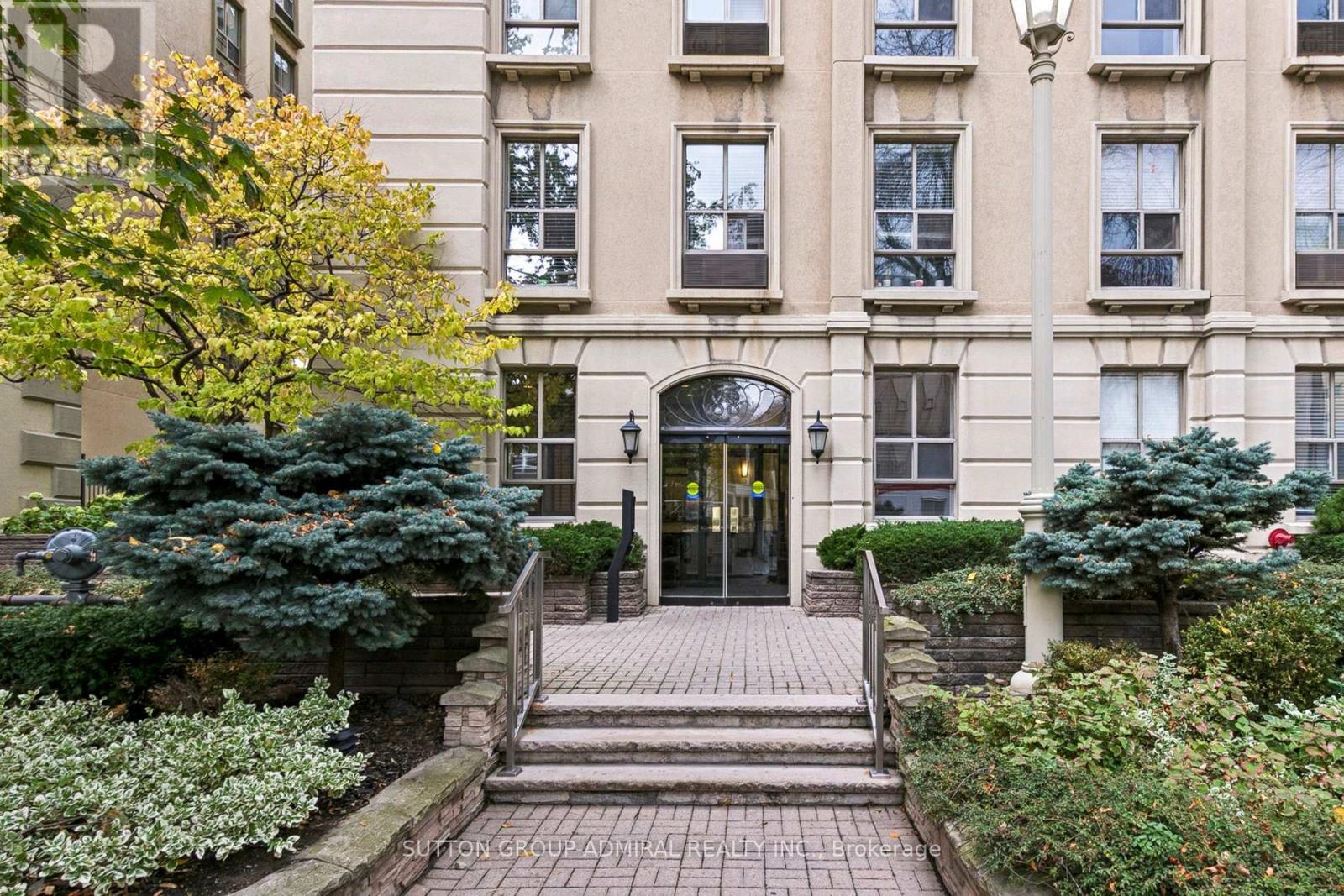 305 - 88 CHARLES STREET, Toronto, Ontario