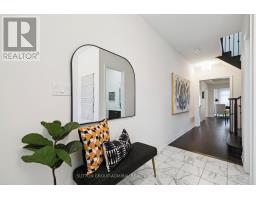 15 JOHN SMITH STREET, East Gwillimbury, Ontario