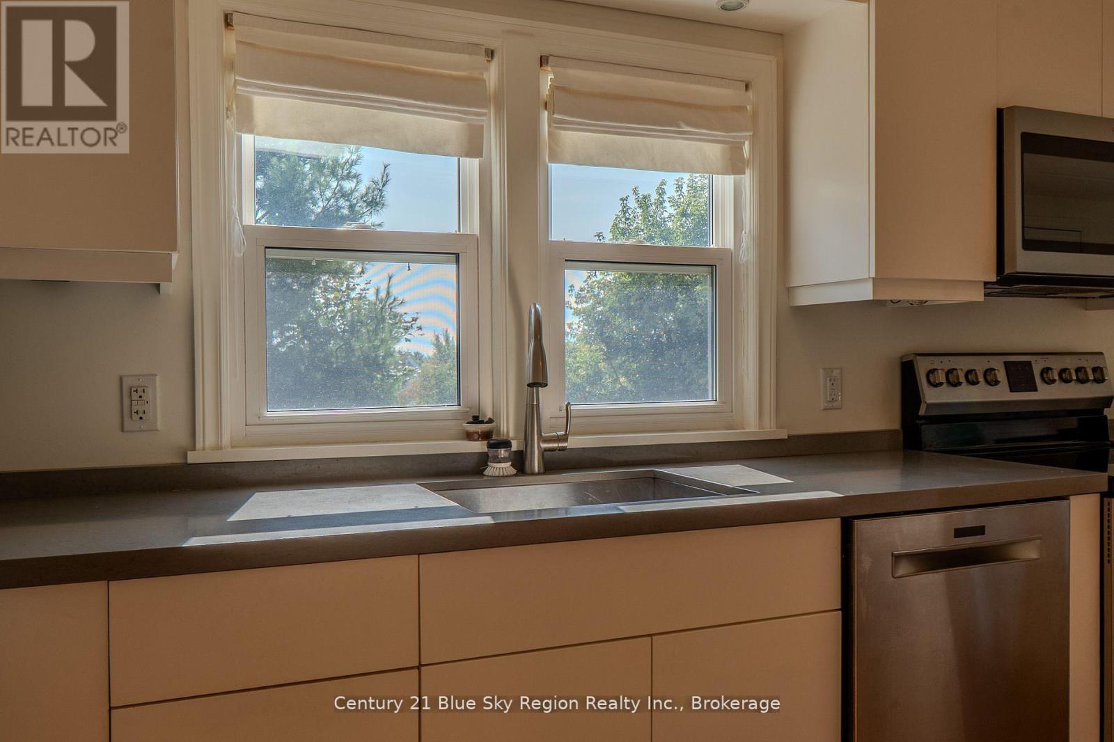 857 Bourke Street, North Bay (West End), Ontario  P1B 3K5 - Photo 10 - X12597114