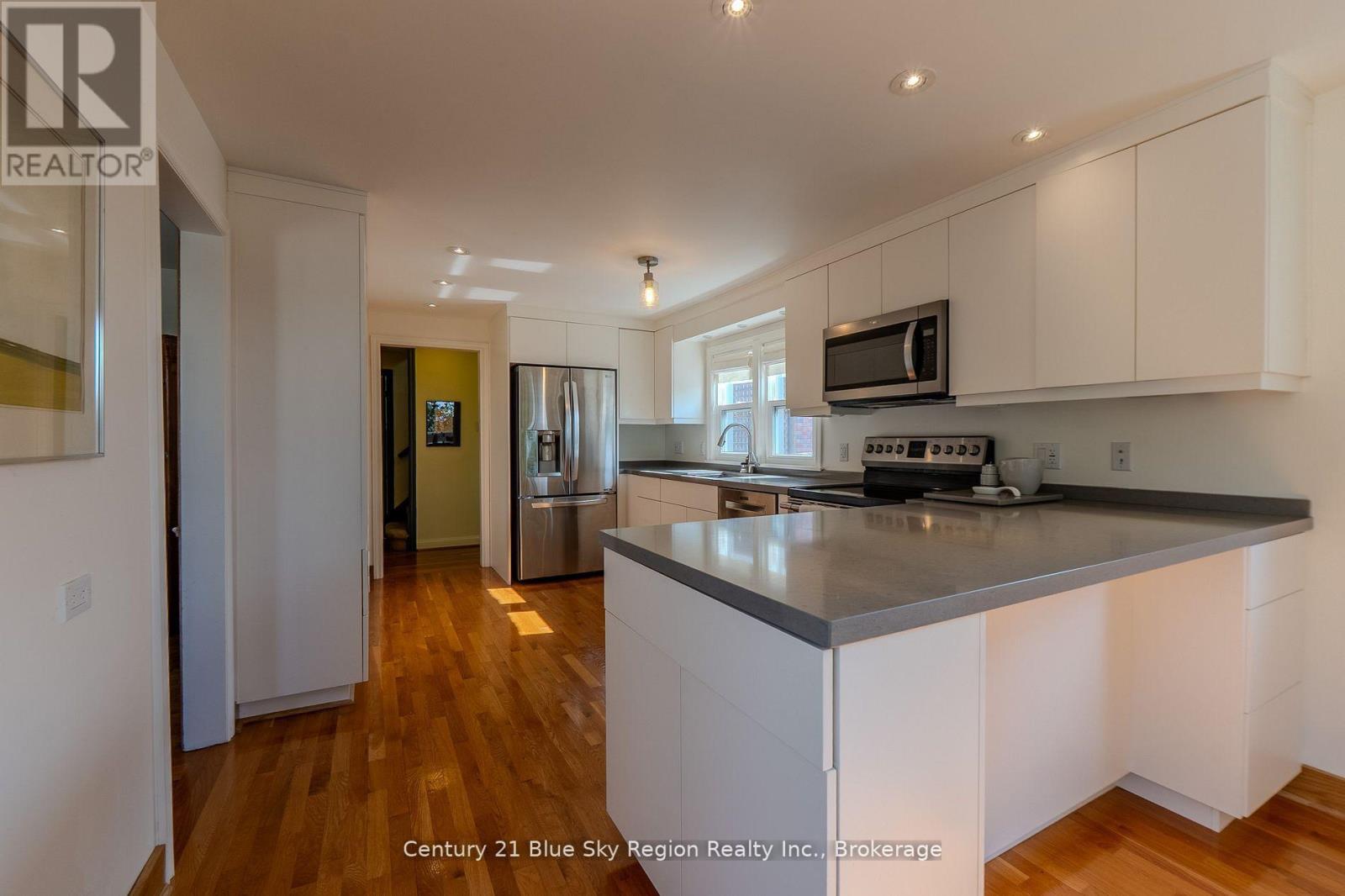 857 Bourke Street, North Bay (West End), Ontario  P1B 3K5 - Photo 8 - X12597114