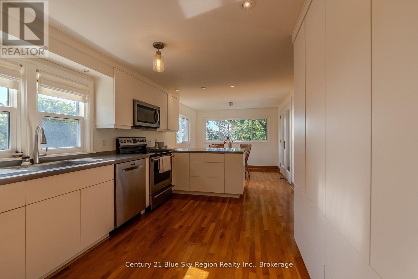 857 Bourke Street, North Bay (West End), Ontario  P1B 3K5 - Photo 9 - X12597114