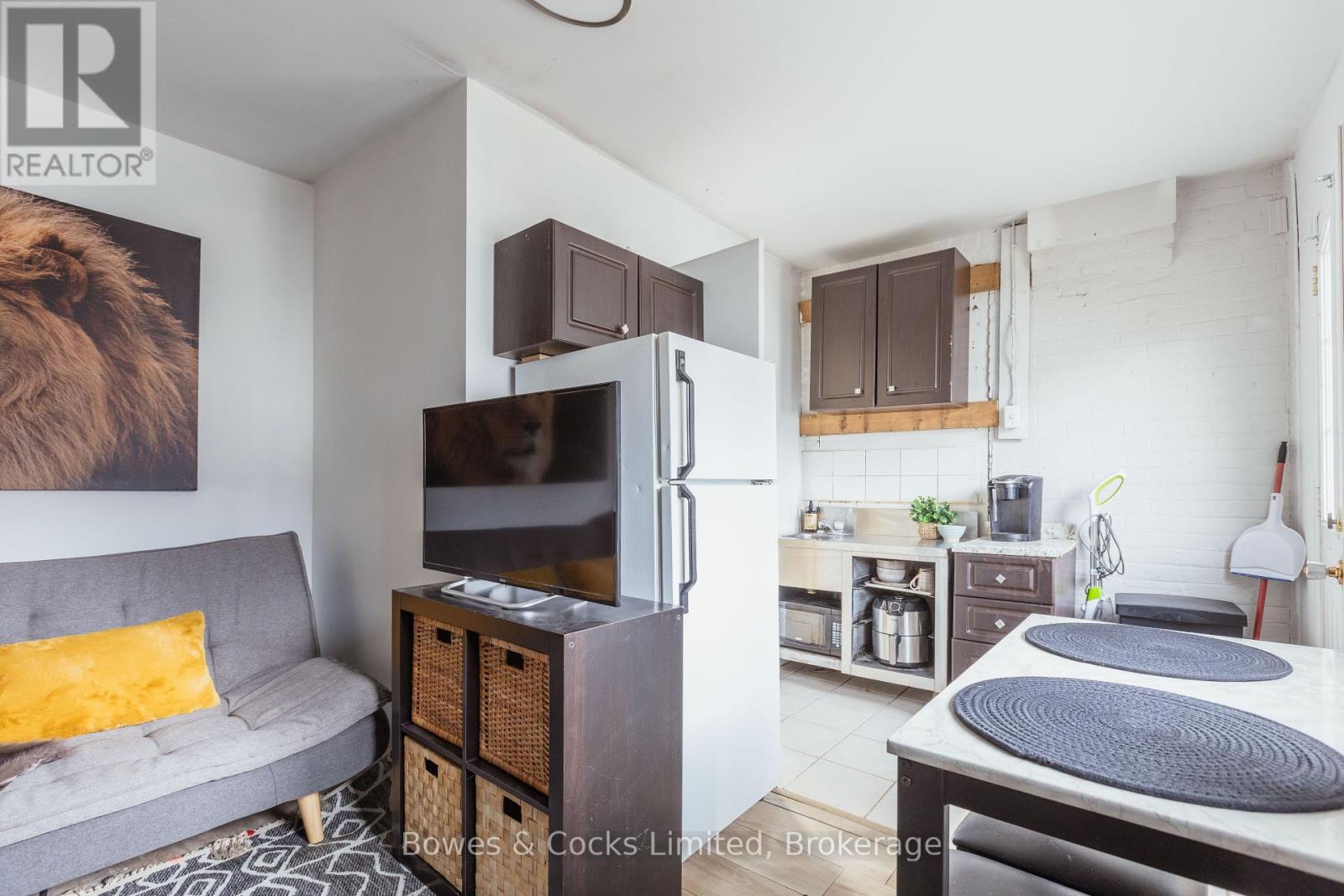 1049 High Street, Peterborough (Otonabee Ward 1), Ontario  K9J 5R8 - Photo 36 - X12586844