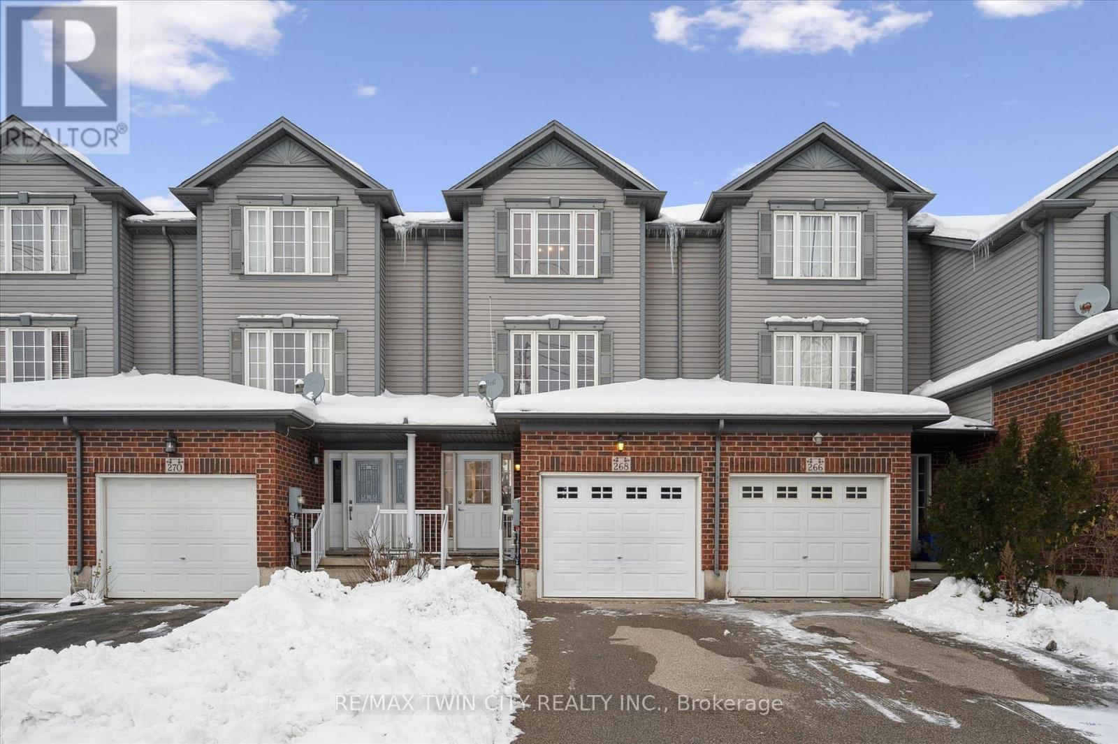 268 Parkvale Drive, Kitchener, Ontario  N2R 1Y7 - Photo 2 - X12596894