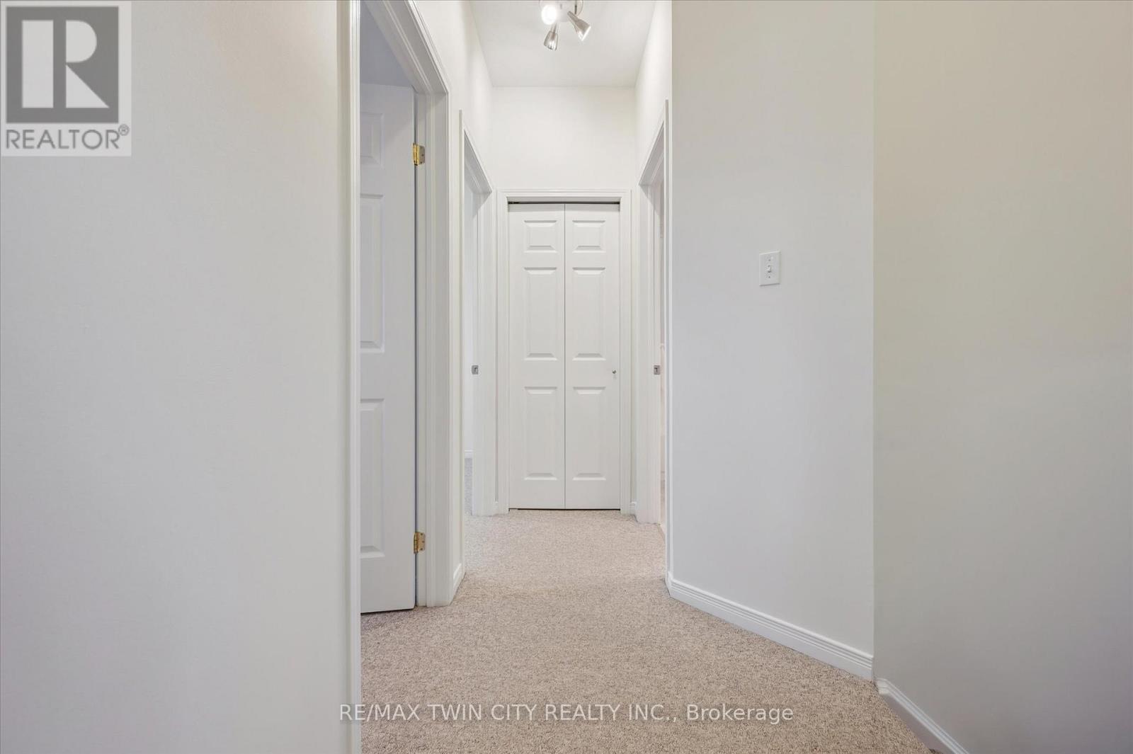 268 Parkvale Drive, Kitchener, Ontario  N2R 1Y7 - Photo 24 - X12596894