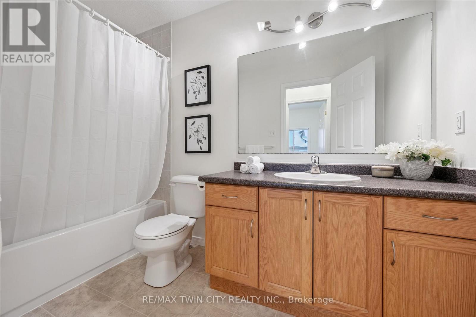 268 Parkvale Drive, Kitchener, Ontario  N2R 1Y7 - Photo 27 - X12596894