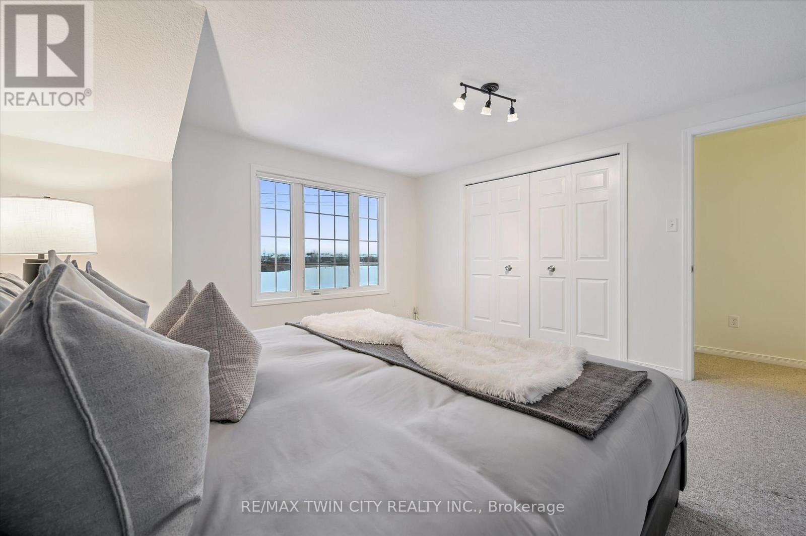 268 Parkvale Drive, Kitchener, Ontario  N2R 1Y7 - Photo 32 - X12596894