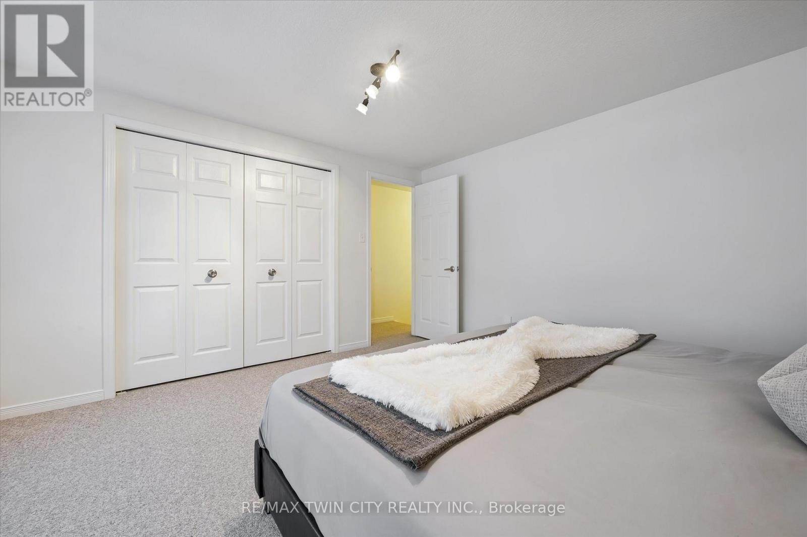 268 Parkvale Drive, Kitchener, Ontario  N2R 1Y7 - Photo 33 - X12596894