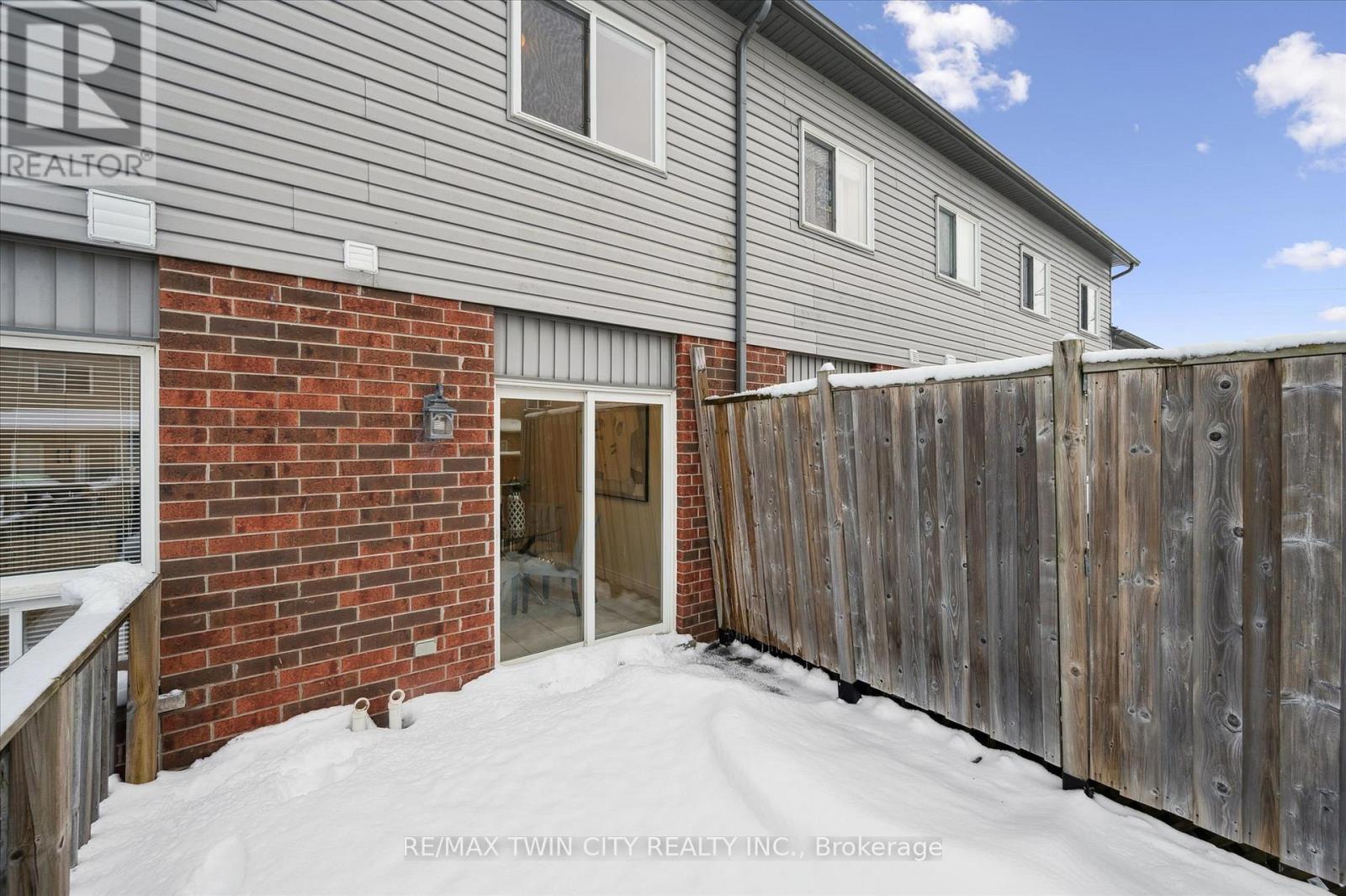 268 Parkvale Drive, Kitchener, Ontario  N2R 1Y7 - Photo 41 - X12596894