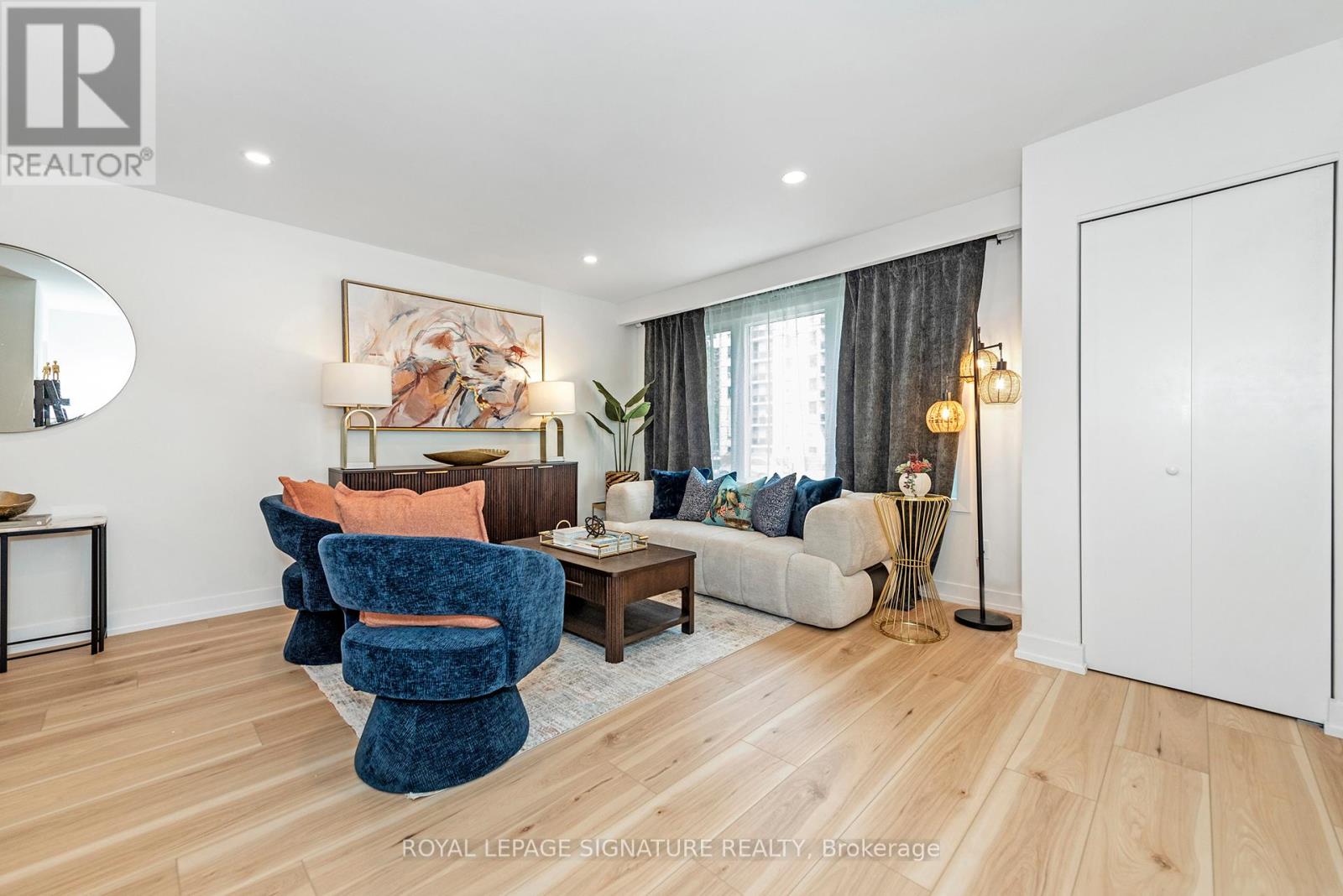 60-62 Delawana Drive, Hamilton (Riverdale), Ontario  L8E 1G4 - Photo 7 - X12596902