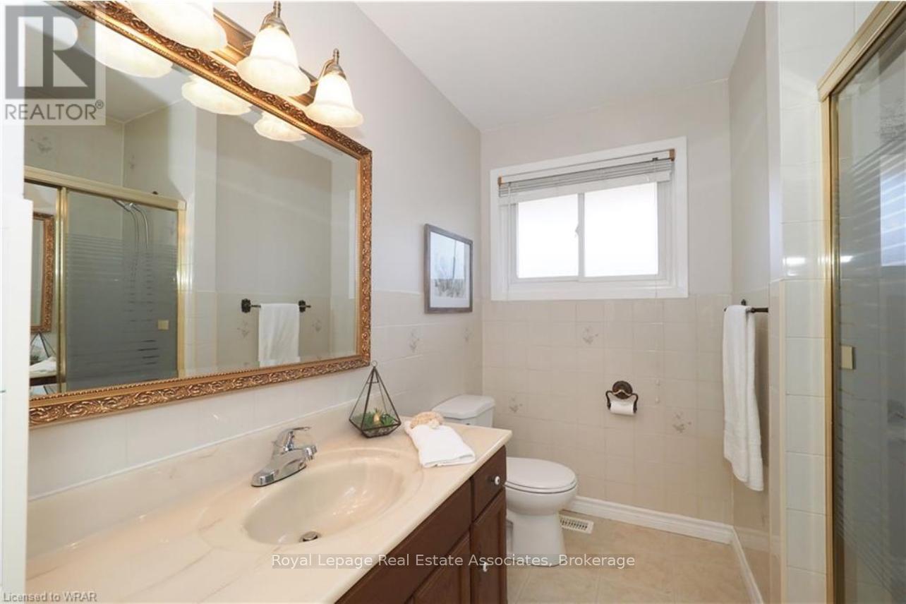 Main - 86 Overlea Crescent, Kitchener, Ontario  N2M 5A9 - Photo 19 - X12596916