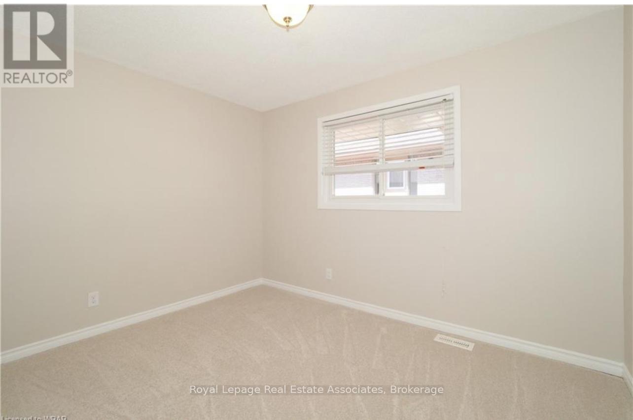 Main - 86 Overlea Crescent, Kitchener, Ontario  N2M 5A9 - Photo 22 - X12596916