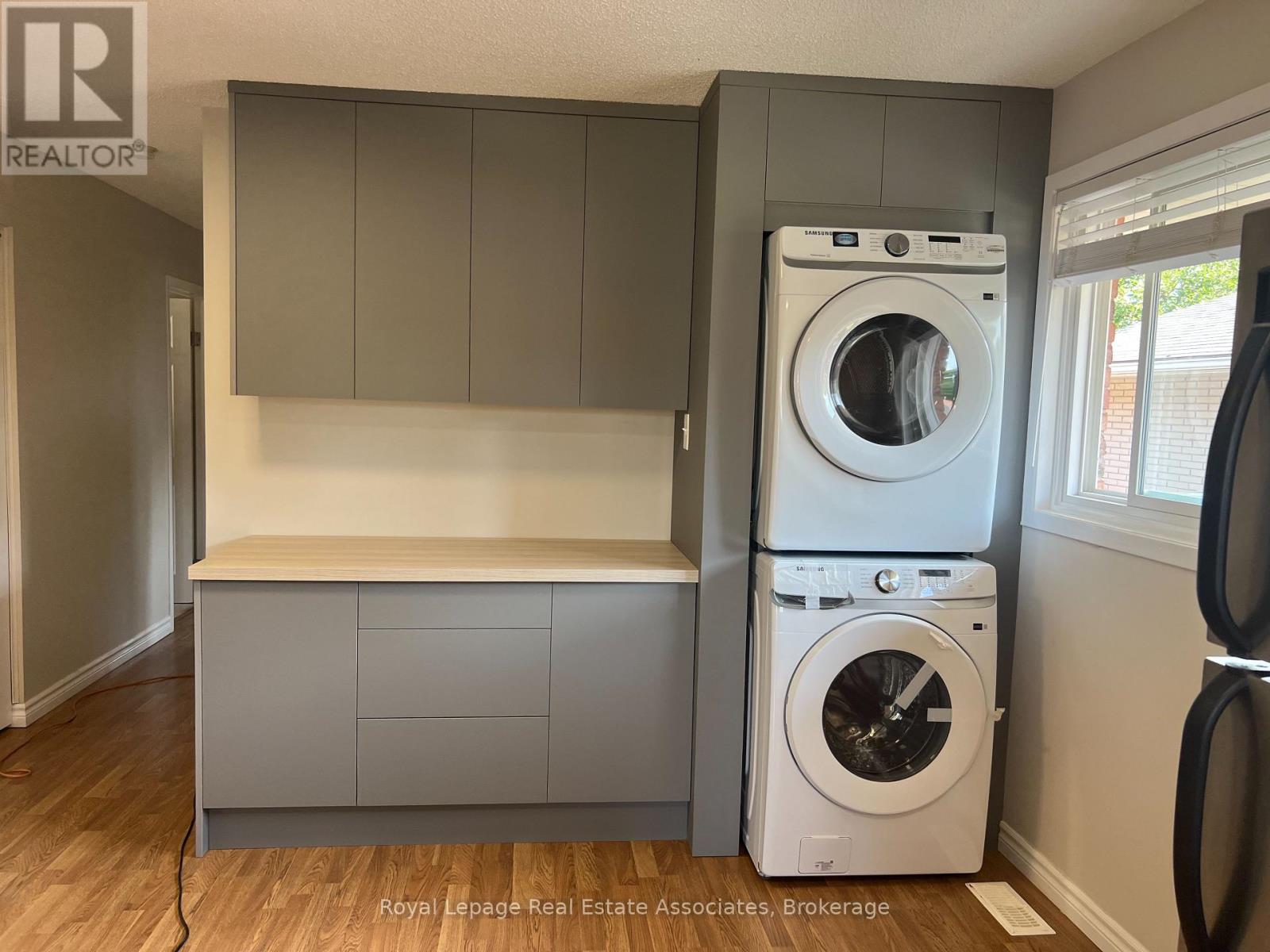 Main - 86 Overlea Crescent, Kitchener, Ontario  N2M 5A9 - Photo 7 - X12596916