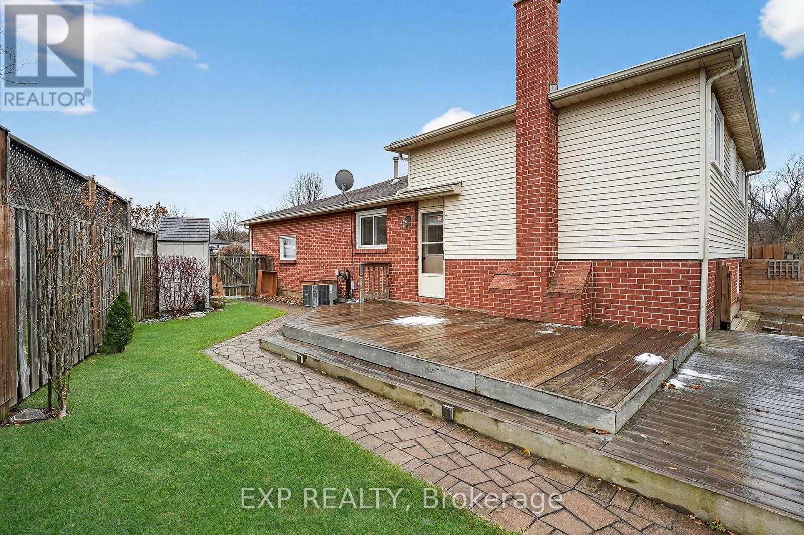 90 Sandra Crescent, Grimsby (Grimsby East), Ontario  L3M 4Y7 - Photo 24 - X12597082