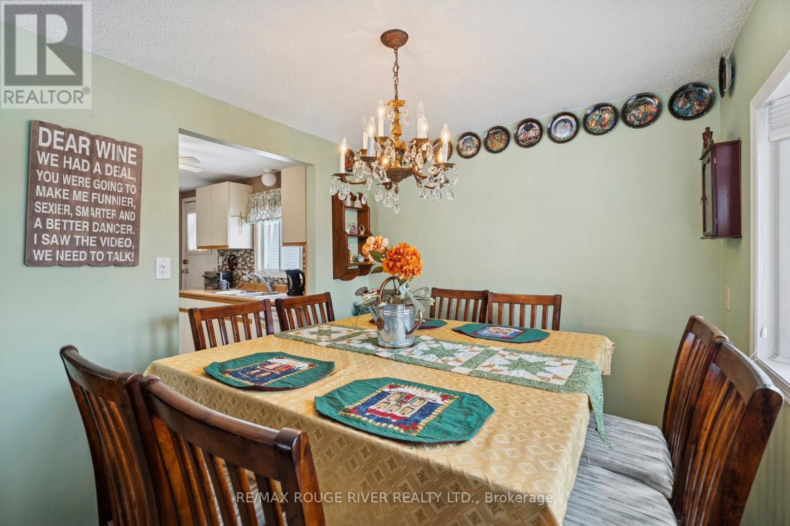 35 Hawthorne Drive, Innisfil, Ontario  L9S 1P1 - Photo 13 - N12597186