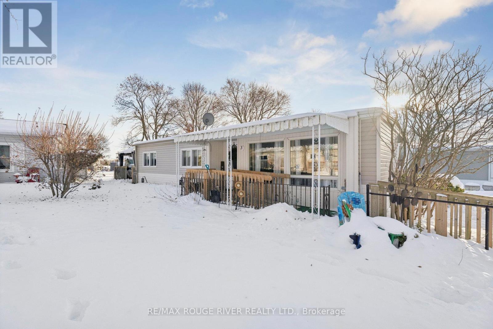 35 Hawthorne Drive, Innisfil, Ontario  L9S 1P1 - Photo 2 - N12597186