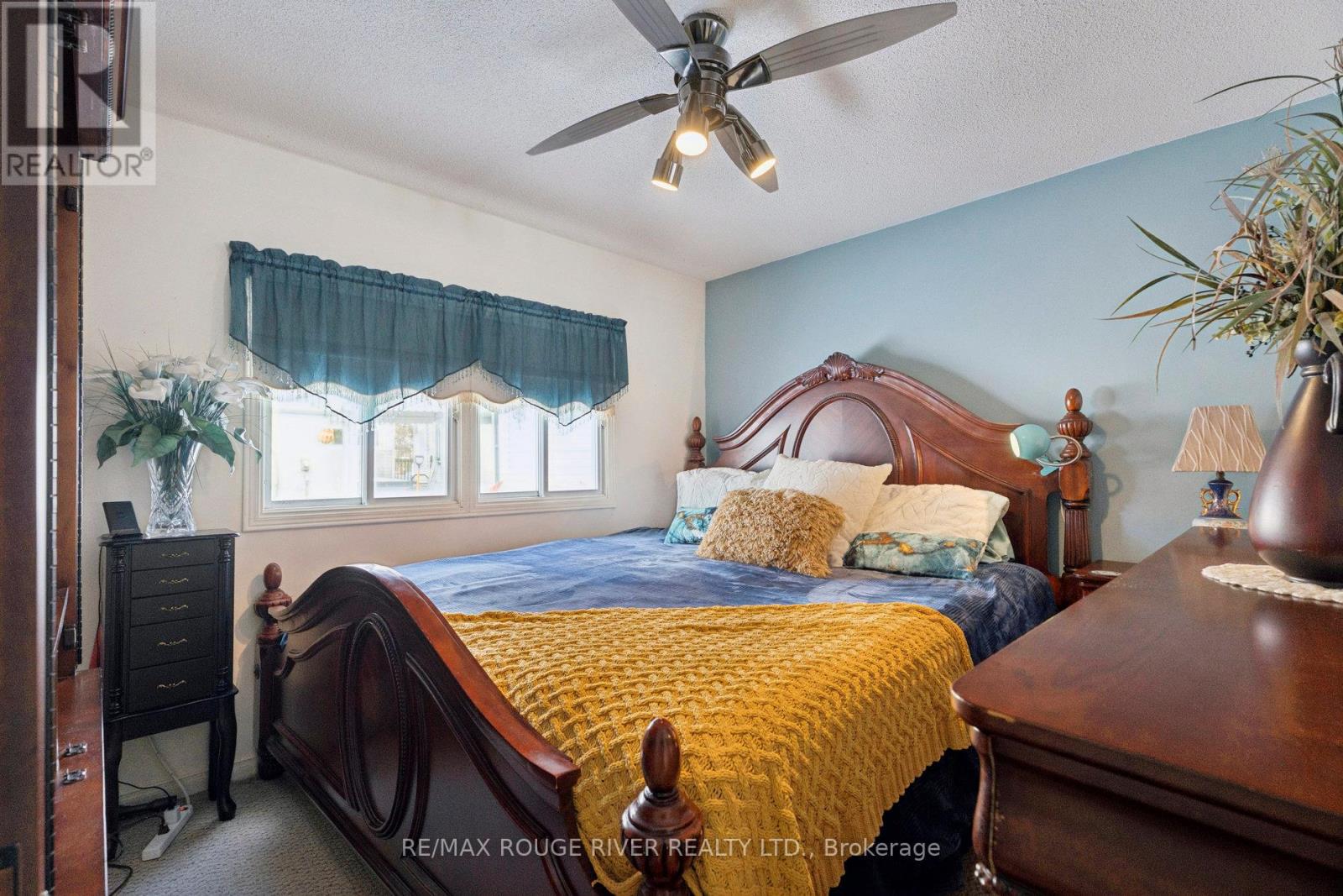 35 Hawthorne Drive, Innisfil, Ontario  L9S 1P1 - Photo 22 - N12597186