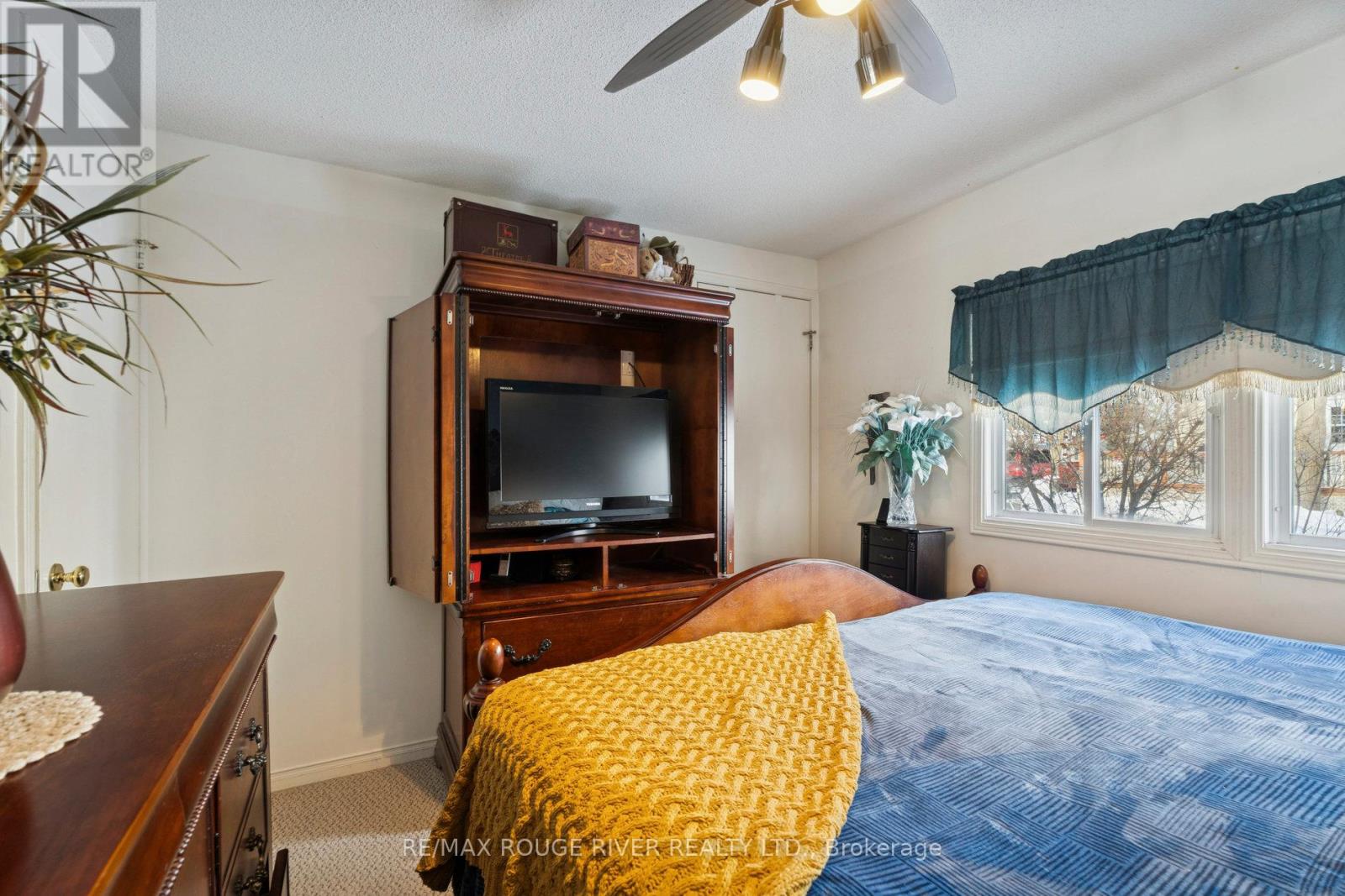 35 Hawthorne Drive, Innisfil, Ontario  L9S 1P1 - Photo 24 - N12597186