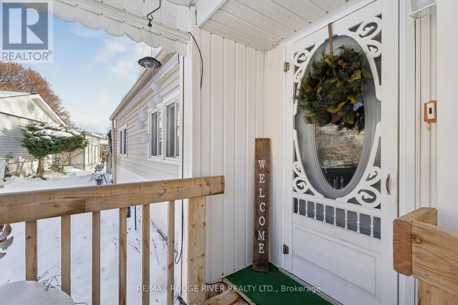 35 Hawthorne Drive, Innisfil, Ontario  L9S 1P1 - Photo 6 - N12597186