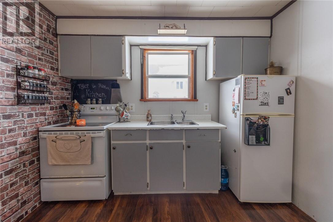 354 Merritt Street, Espanola, Ontario P5E 1K1 - Photo 6 - 2125849