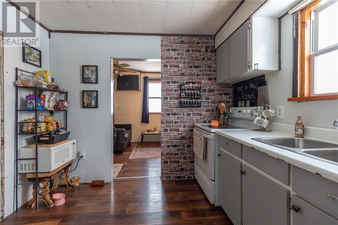 354 Merritt Street, Espanola, Ontario P5E 1K1 - Photo 8 - 2125849