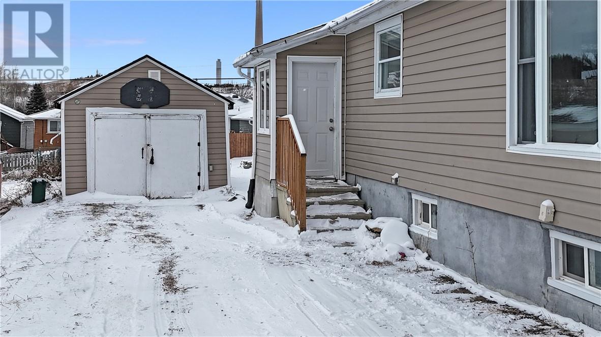 93 Logan Avenue, Sudbury, Ontario P3C 3E3 - Photo 3 - 2125818