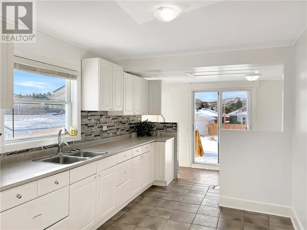 93 Logan Avenue, Sudbury, Ontario P3C 3E3 - Photo 5 - 2125818