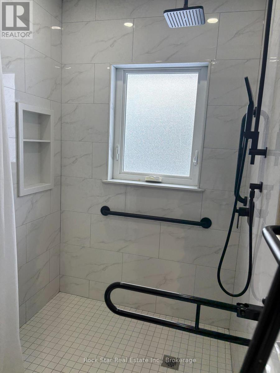 28 Dale Ave Avenue, Hamilton, Ontario L8G 3L9 - Photo 10 - X12597174